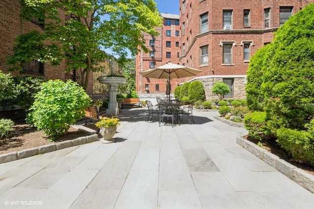31 Pondfield Rd W Unit 68, Bronxville, NY 10708 - view of patio / terrace featuring outdoor dining area