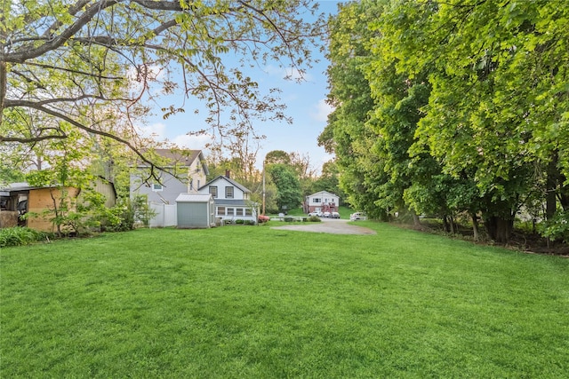 35 Fallkill Ave, Poughkeepsie, NY 12601 - view of green lawn