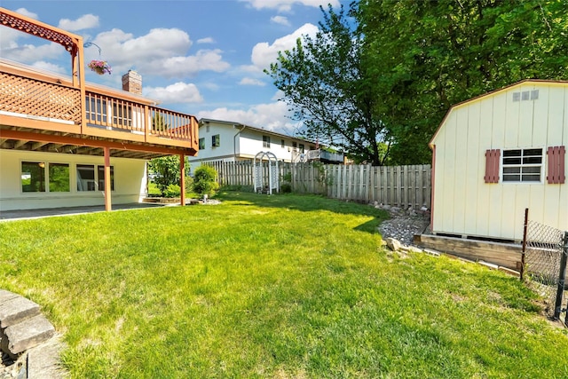 8 Skinner Ct, Tomkins Cove, NY 10986 - view of yard featuring a wooden deck