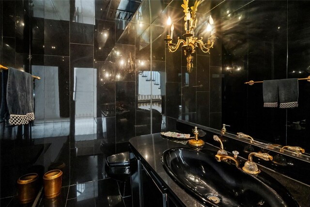 2 Harbor Ct W, Roslyn Harbor, NY 11576 - full bathroom with vanity, a shower stall, and toilet