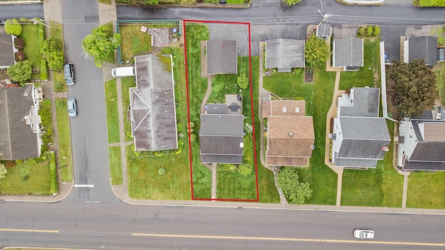 323 Hooker Ave, Poughkeepsie, NY 12603 - aerial view of residential area with property boundaries highlighted