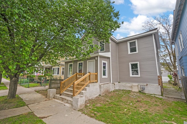 7 Grant St, Poughkeepsie, NY 12601 - view of front of home with fence
