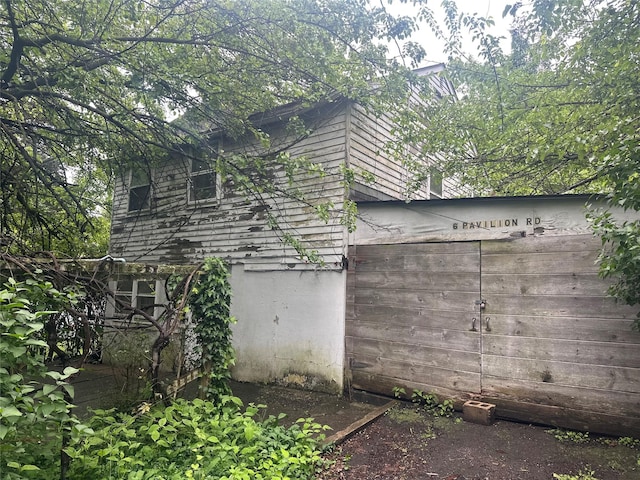 6 Pavillion Rd, Suffern, NY 10901 - view of property exterior