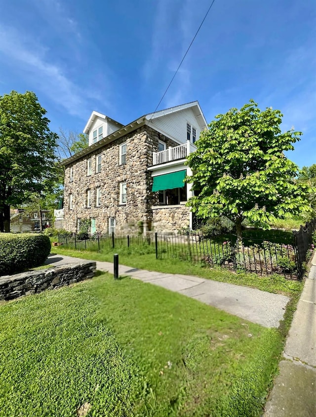 17 Washington Ave, Millbrook, NY 12545 - view of community
