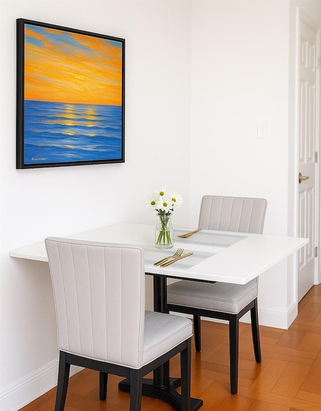 210 Pelham Rd Unit 6H, New Rochelle, NY 10805 - dining room with baseboards