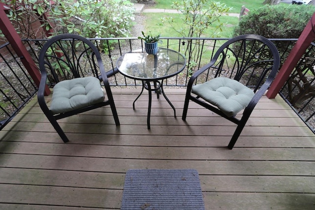 35 Bon Aire Cir Unit 8113, Suffern, NY 10901 - view of wooden deck