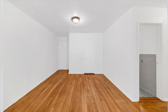 4320 E Van Cortlandt Park E Unit 5E, Bronx, NY 10470 - bonus room with light wood-style flooring and baseboards