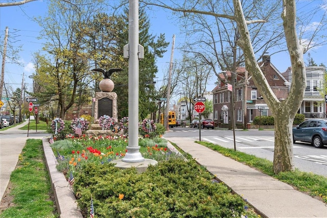 4320 E Van Cortlandt Park E Unit 5E, Bronx, NY 10470 - view of yard