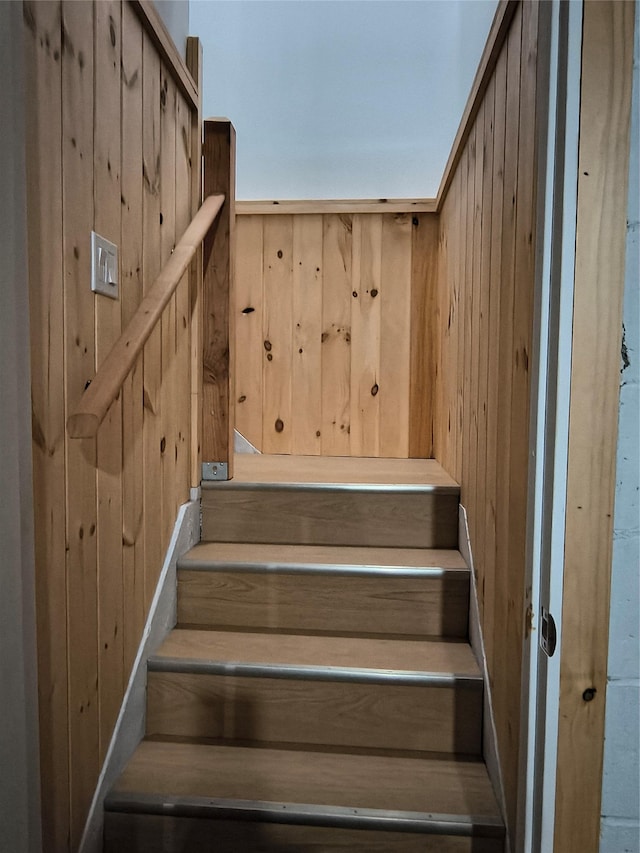 7 Fayer Ct, Phillipsport, NY 12769 - view of stairway