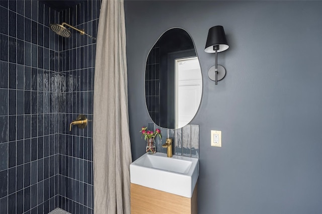 350 Skunk Ln, Cutchogue, NY 11935 - full bathroom featuring a tile shower and vanity