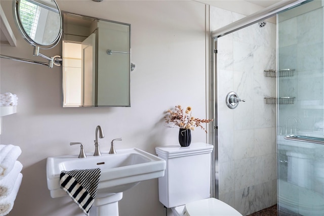 24 Jolliffe Ln, Congers, NY 10920 - full bath featuring a shower stall, a sink, and toilet