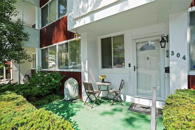 304 Tallwood Dr Unit 304, Hartsdale, NY 10530 - photo 2