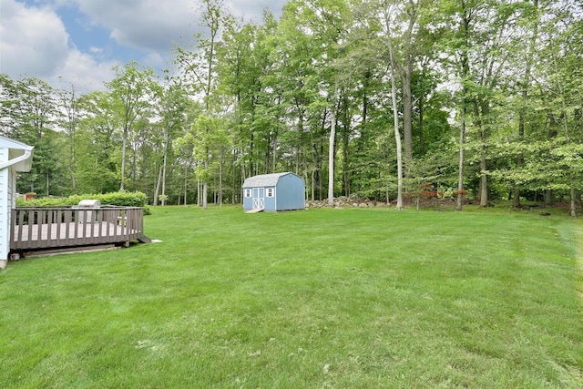 19 Verona Ct, New City, NY 10956 - view of grassy yard featuring a wooden deck