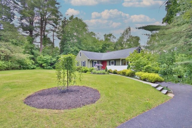 4 Southview Rd, Chappaqua, NY 10514 - ranch-style home featuring a chimney and a front yard