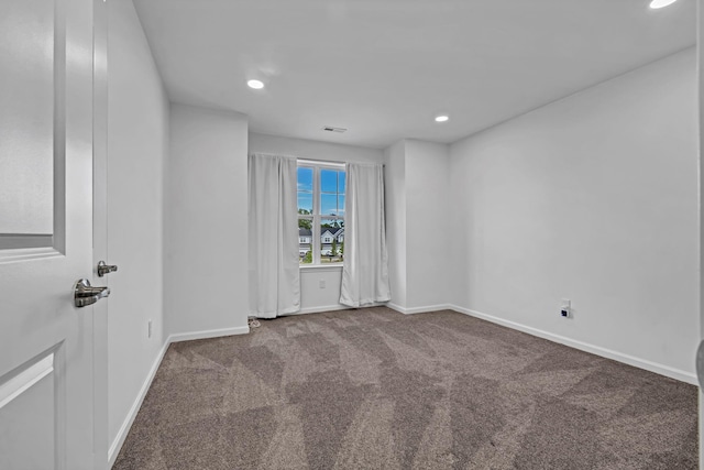 37 Lindentree Ln, Middletown, NY 10940 - empty room featuring carpet floors, baseboards, and recessed lighting