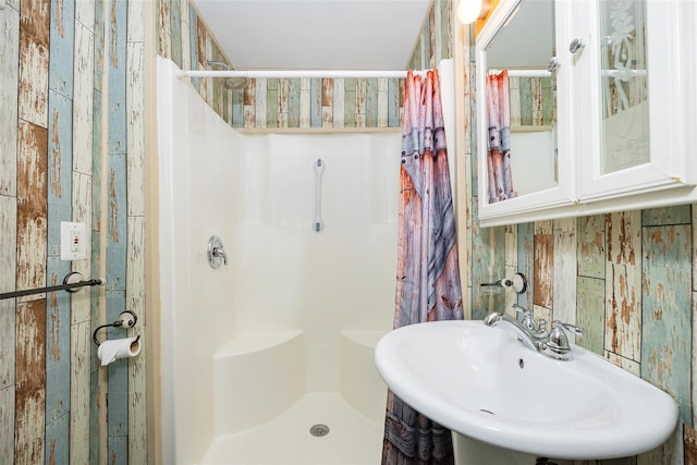 13 Cedar Ln, Poughkeepsie, NY 12601 - bathroom featuring a shower stall