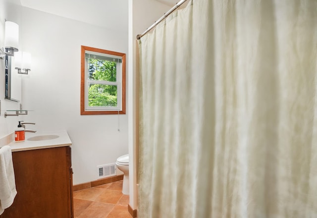 7 Adele Ct, Montrose, NY 10567 - bathroom featuring vanity, toilet, baseboards, tile patterned floors, and a shower with shower curtain
