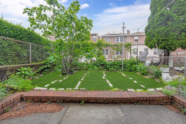 7345 53rd Rd, Maspeth, NY 11378 - view of yard