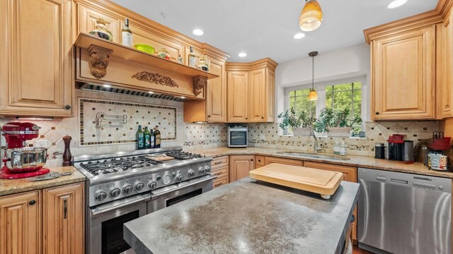 42 Blackstone Rdg, Holmes, NY 12531 - kitchen featuring stainless steel appliances, a sink, backsplash, pendant lighting, and recessed lighting