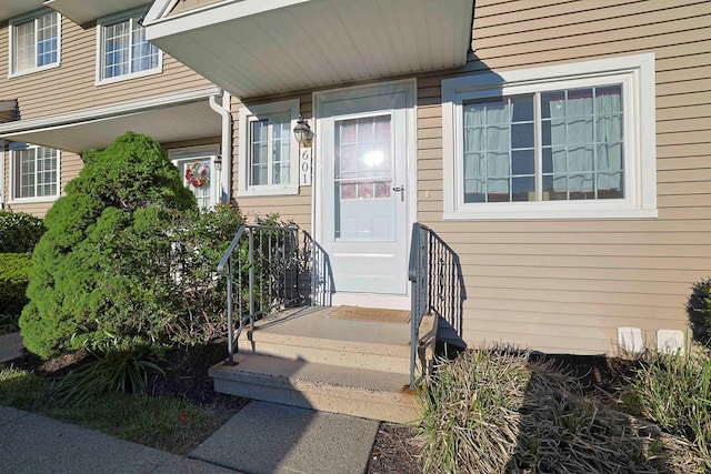 601 Covington Green Ln, Patterson, NY 12563 - property entrance