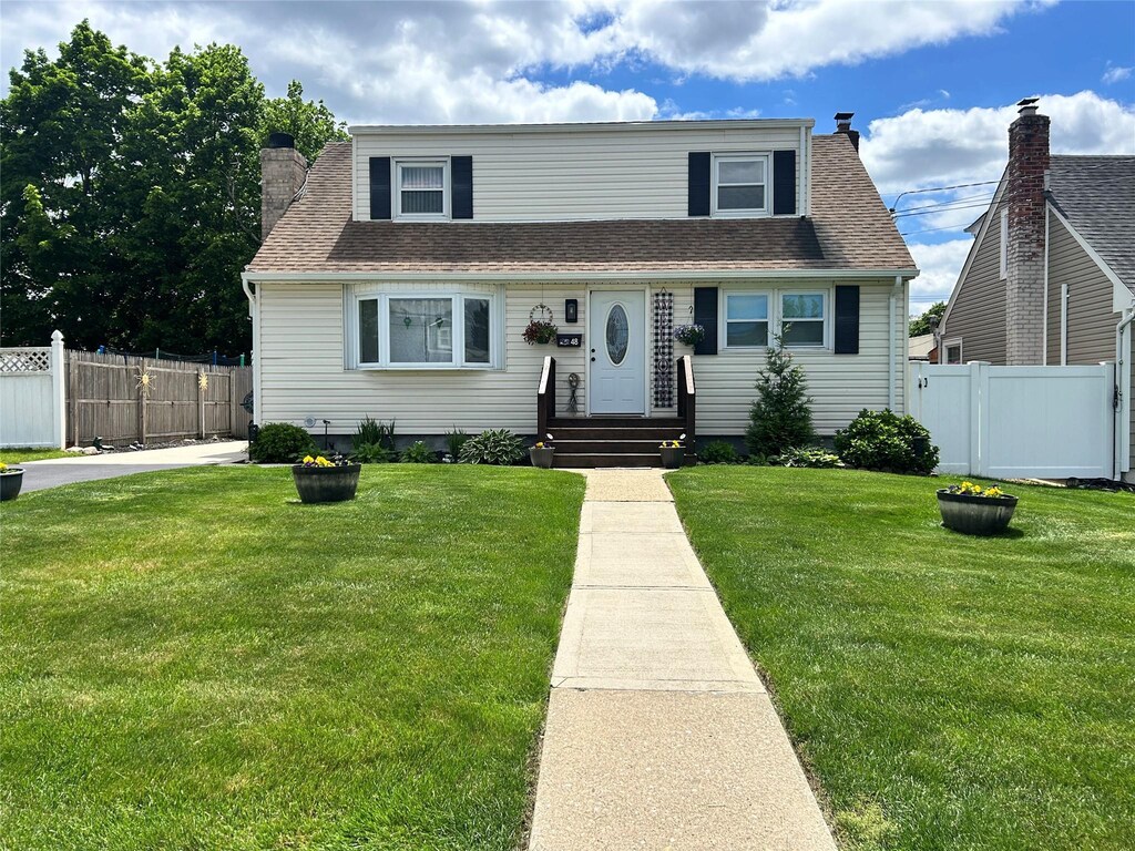 48 Bogart St, Huntington Station, NY 11746 - photo 1