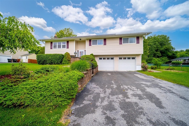 7 Ross Ln, Middletown, NY 10941 - raised ranch with driveway and an attached garage