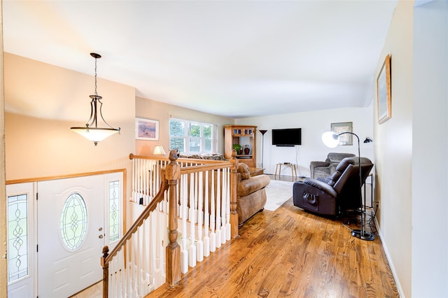 7 Ross Ln, Middletown, NY 10941 - living room with light wood finished floors