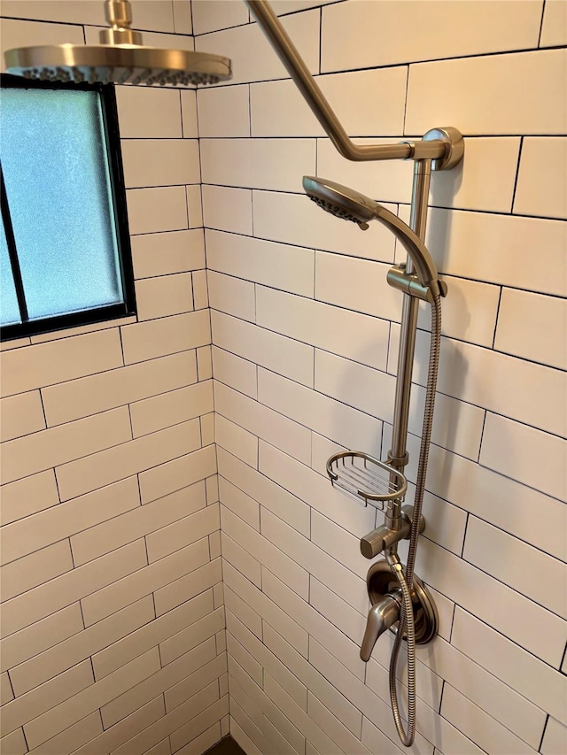 2 Lincoln Ter, Newburgh, NY 12550 - bathroom with tiled shower