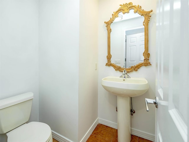 100 Harbor View Dr Unit 515, Port Washington, NY 11050 - half bathroom with toilet and baseboards
