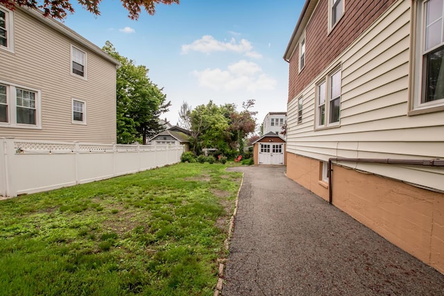 37 Lee Ave, Yonkers, NY 10705 - view of yard