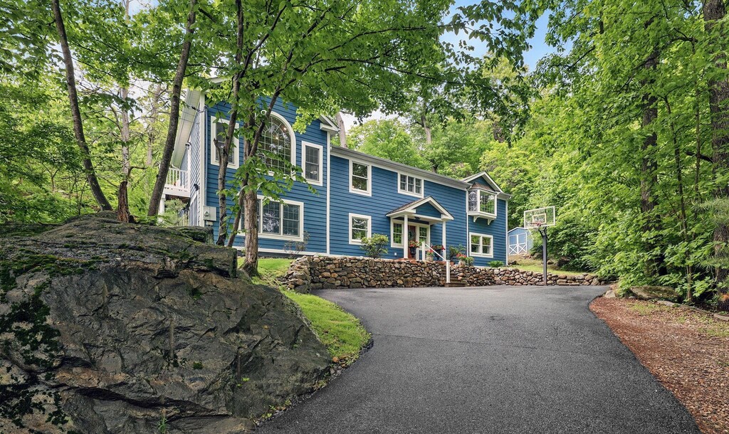 9 Saint Joans Pl, Sloatsburg, NY 10974 - photo 1