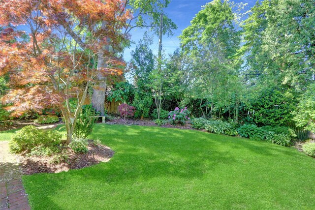 1 Exeter Pl, Glen Head, NY 11545 - view of green lawn