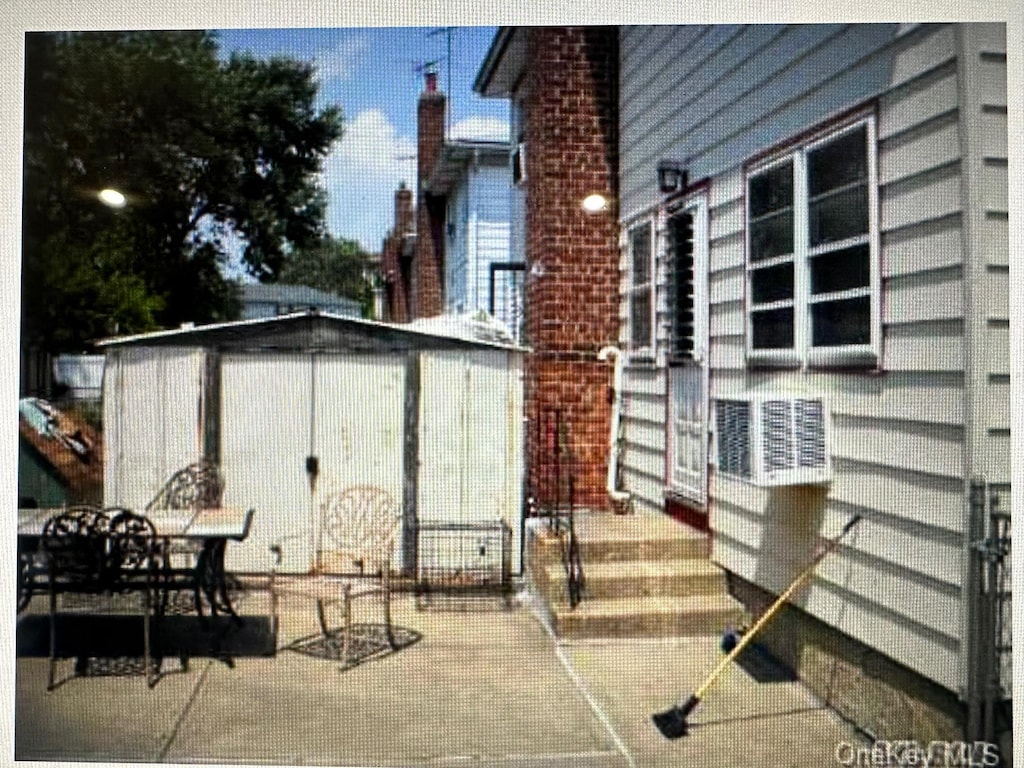 144-32 Weller Ln, Rosedale, NY 11422 - photo 4