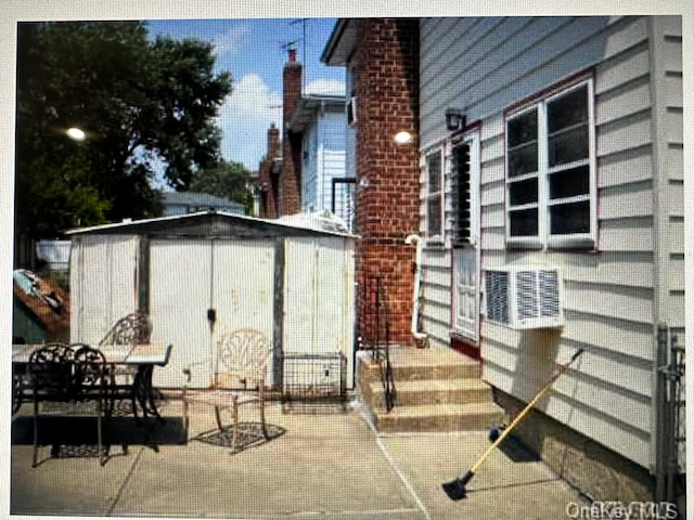 144-32 Weller Ln, Rosedale, NY 11422 - photo 4