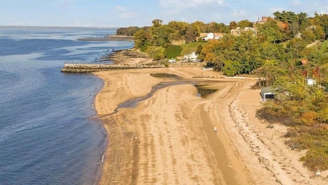 7 Cedar Ln, Glen Cove, NY 11542 - bird's eye view of a nearby body of water