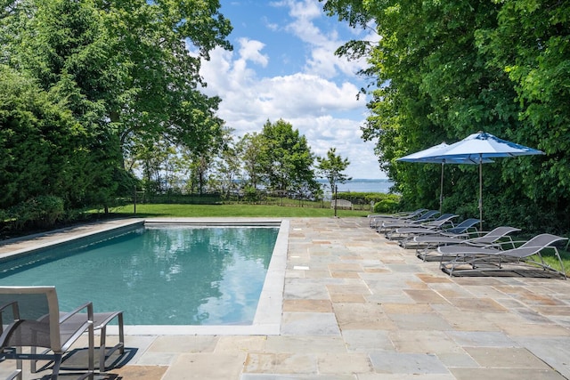 7 Cedar Ln, Glen Cove, NY 11542 - outdoor pool featuring a patio area