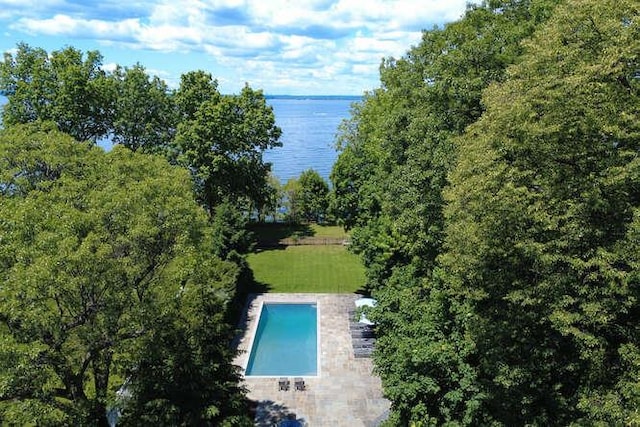 7 Cedar Ln, Glen Cove, NY 11542 - drone / aerial view of a large body of water and a pool