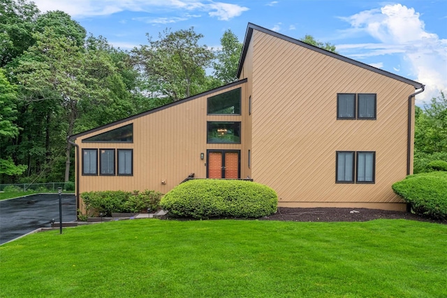 30 Apple Hill Dr, Cortlandt Manor, NY 10567 - view of front facade with a front yard
