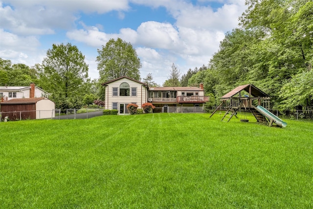 11 Kings Gate Rd, Suffern, NY 10901 - view of yard with a playground
