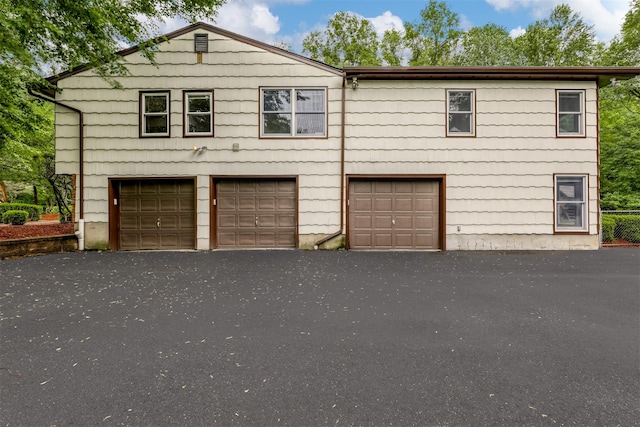 11 Kings Gate Rd, Suffern, NY 10901 - view of front facade