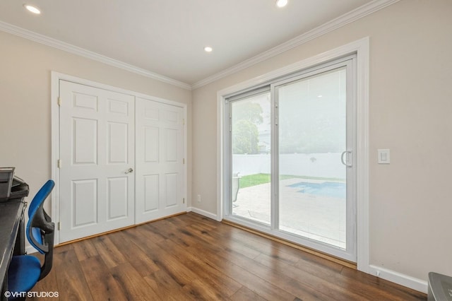 150 Arthur St, Massapequa Park, NY 11762 - unfurnished office with dark wood finished floors, crown molding, recessed lighting, and baseboards