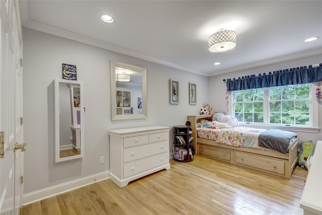 14 Rockwood Rd W, Manhasset, NY 11030 - bedroom with crown molding, light wood-type flooring, recessed lighting, and baseboards
