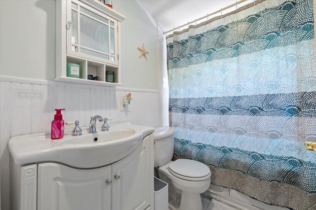 8 Meyer Ln, Medford, NY 11763 - bathroom featuring a wainscoted wall, toilet, vanity, and curtained shower