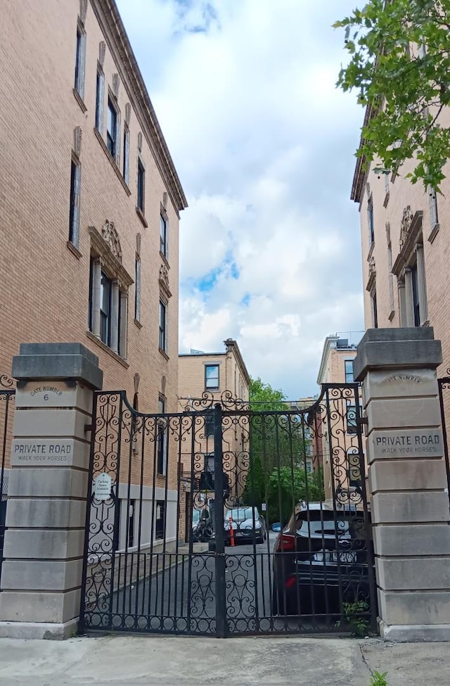229 W 138th St, New York Manhattan, NY 10030 - view of gate