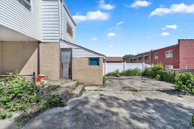 3038 Tiemann Ave, Bronx, NY 10469 - view of patio