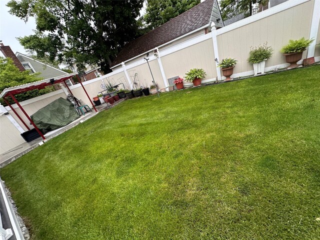 65 Stephen Pl, Valley Stream, NY 11580 - view of yard