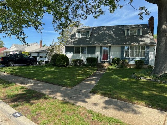 929 White Birch Ln, Wantagh, NY 11793 - view of front of house featuring a front yard