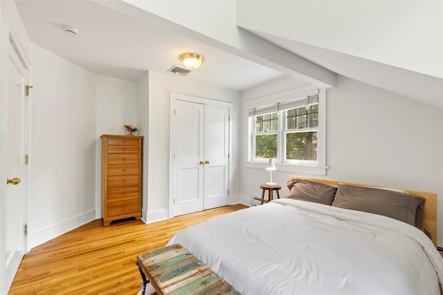7 Ravine Dr, Hastings-On-Hudson, NY 10706 - bedroom featuring light wood-type flooring, a closet, and baseboards