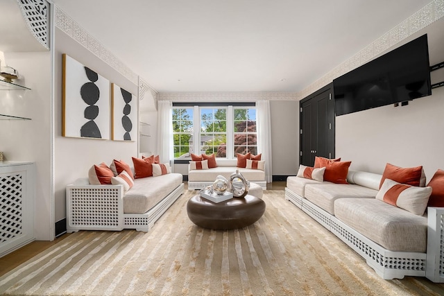 1015 Seven Oaks Ln, Mamaroneck, NY 10543 - view of living area