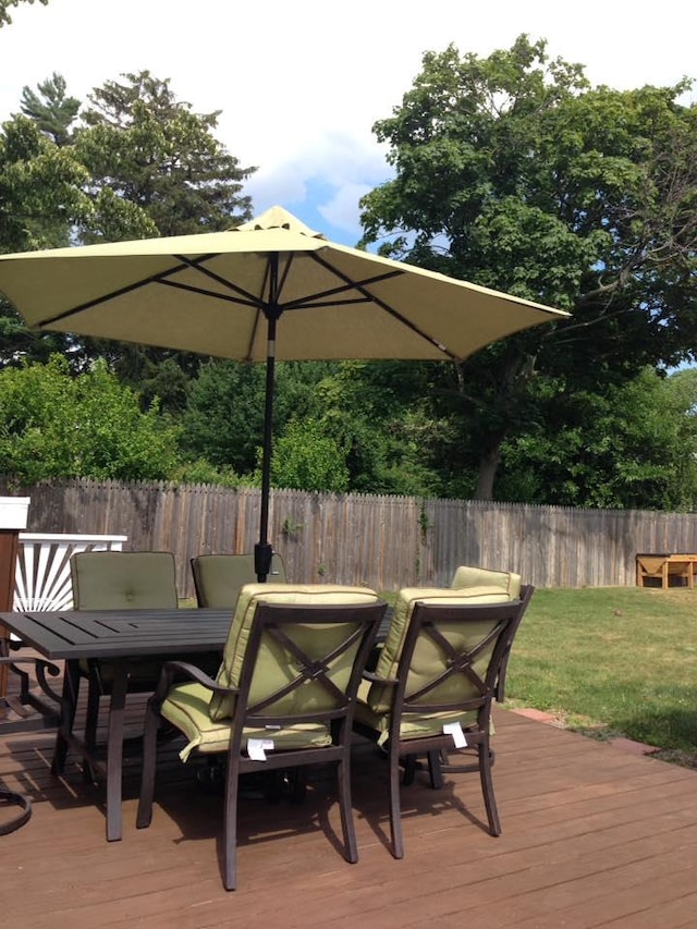24 Lowerre St, Babylon, NY 11702 - deck with outdoor dining area